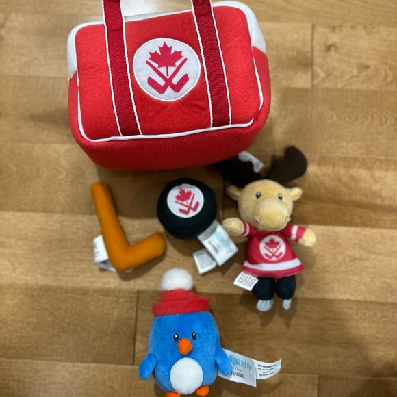 Gund Hockey Playset - Picture 2 of 2